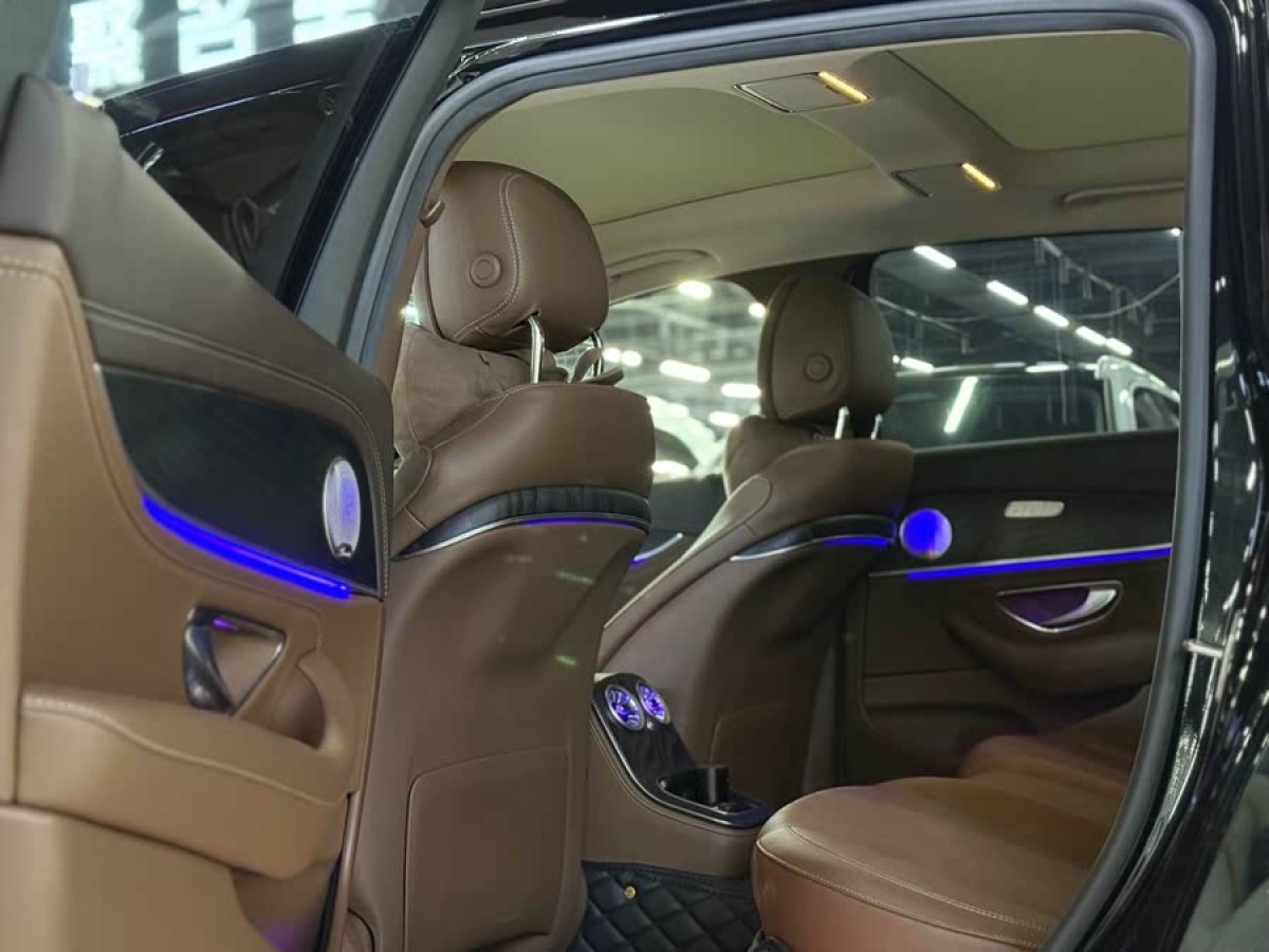 奔馳 奔馳E級  2022款 改款 E 300 L 豪華型圖片