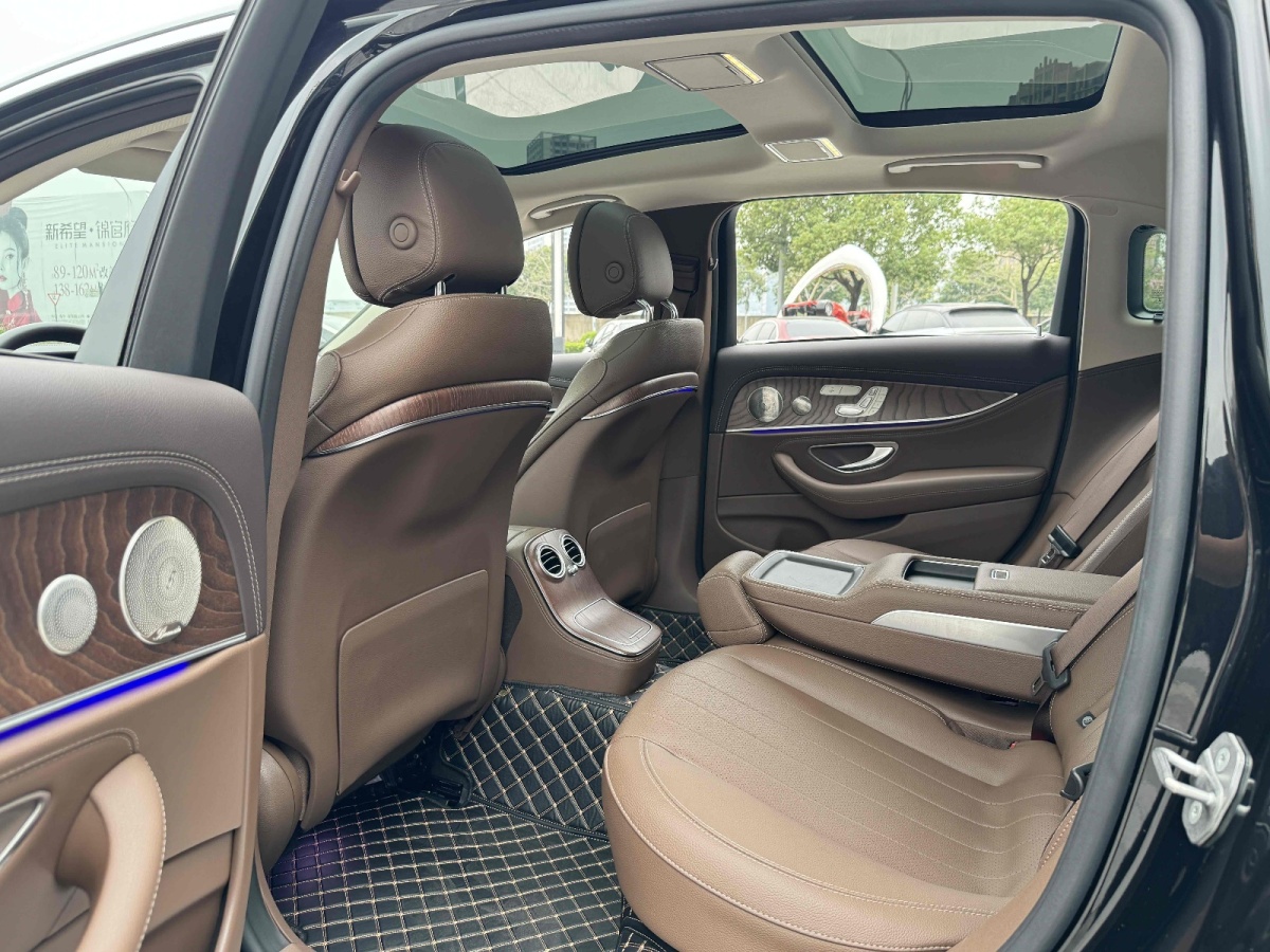 奔馳 奔馳E級(jí)  2021款 改款 E 300 L 豪華型圖片