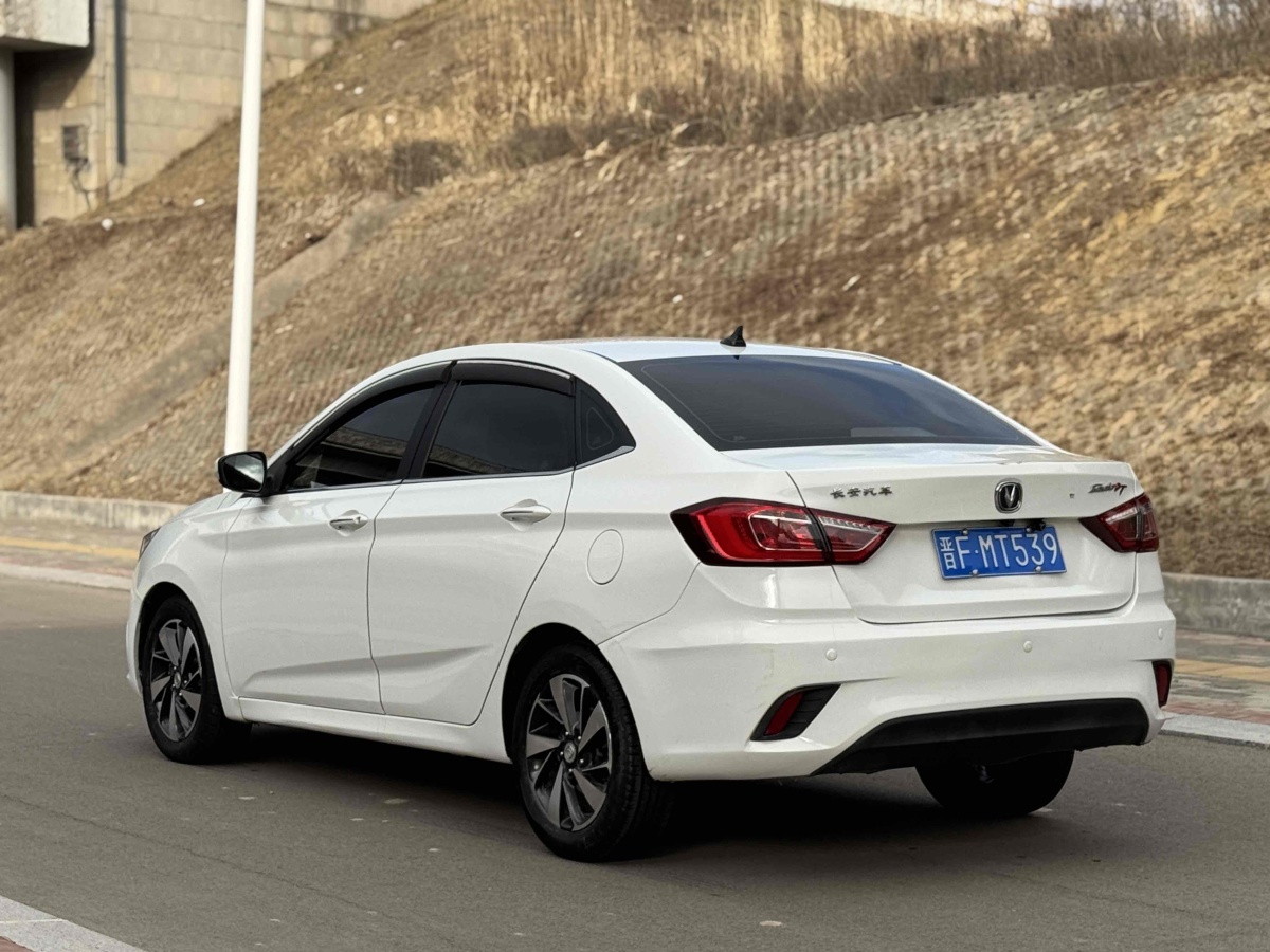 長(zhǎng)安 逸動(dòng)  2018款 高能版 1.6L GDI 手動(dòng)先鋒型圖片