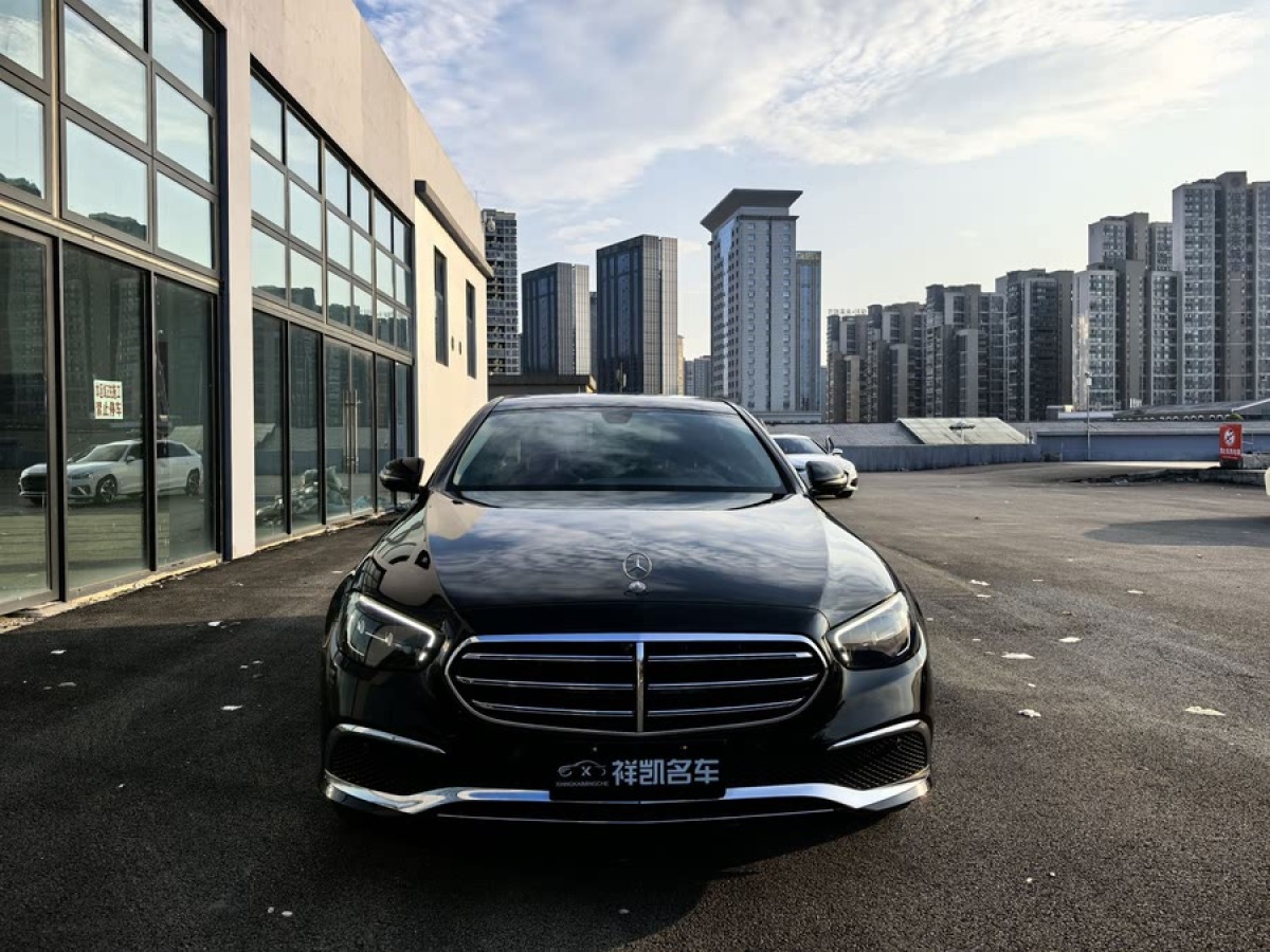 奔馳 奔馳E級  2021款 改款 E 300 L 時尚型圖片