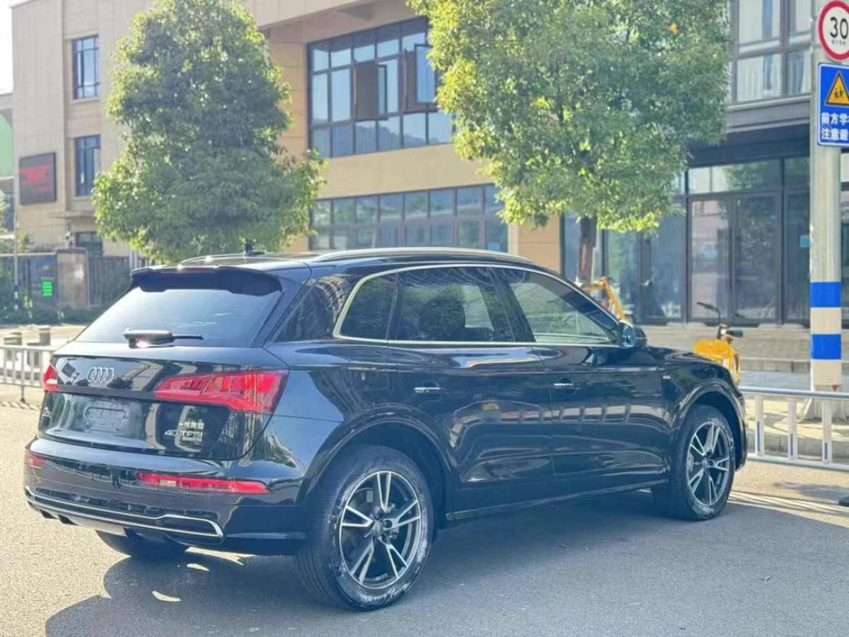 奧迪 奧迪Q3  2020款 35 TFSI 時(shí)尚動(dòng)感型圖片