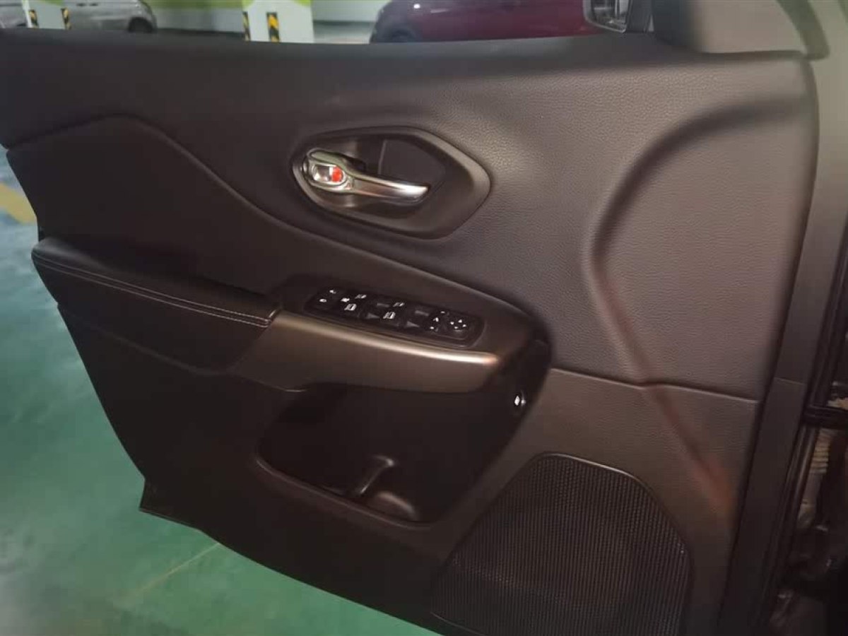 Jeep 自由光  2019款 2.0T 四驅(qū)探享版 國VI圖片