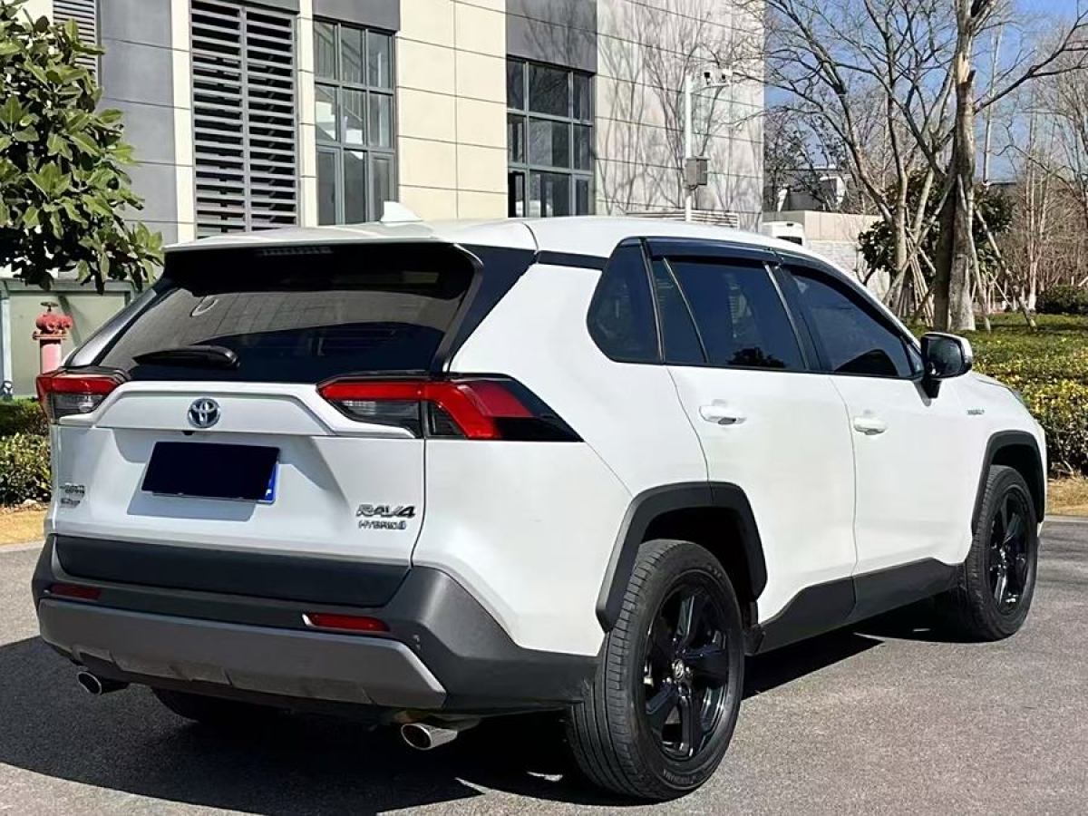 豐田 RAV4榮放  2023款 雙擎 2.5L E-CVT四驅(qū)精英Plus版圖片