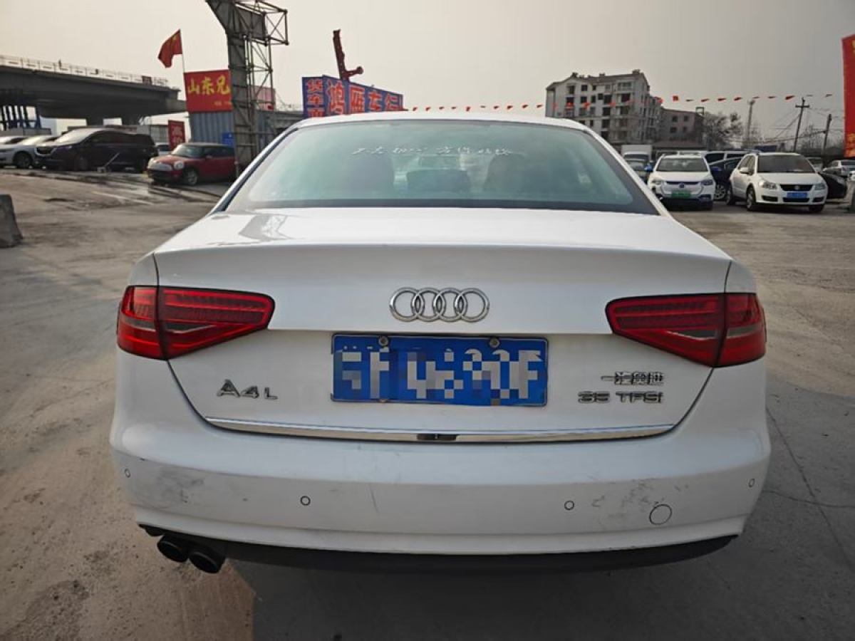 奧迪 奧迪A4L  2015款 35 TFSI 自動(dòng)標(biāo)準(zhǔn)型圖片