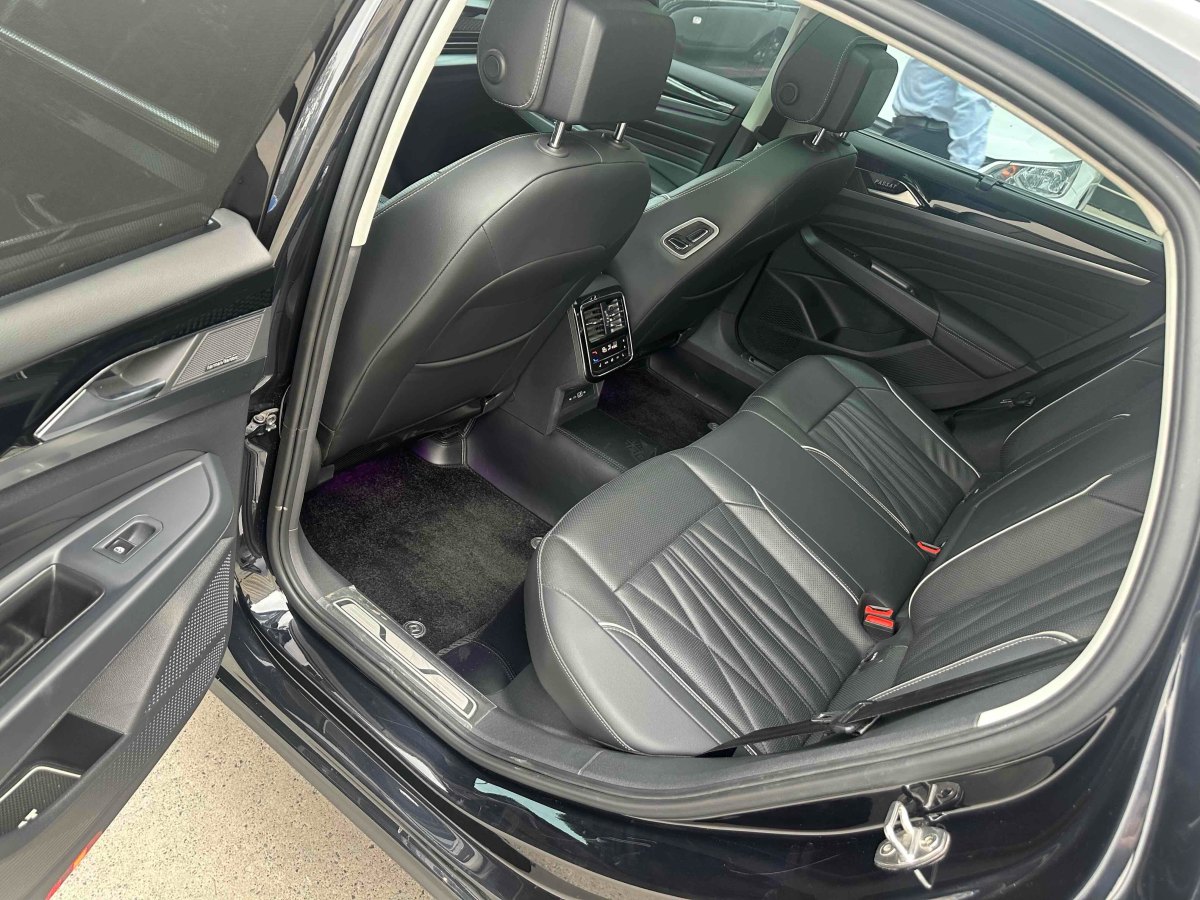 大眾 帕薩特  2022款 330TSI 尊貴版圖片
