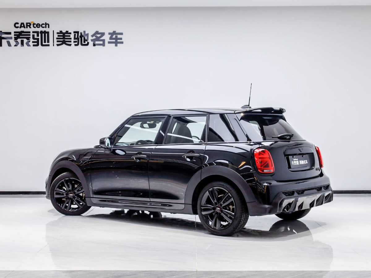 MINI 2022款 1.5T COOPER 黑标特别版 五门版图片