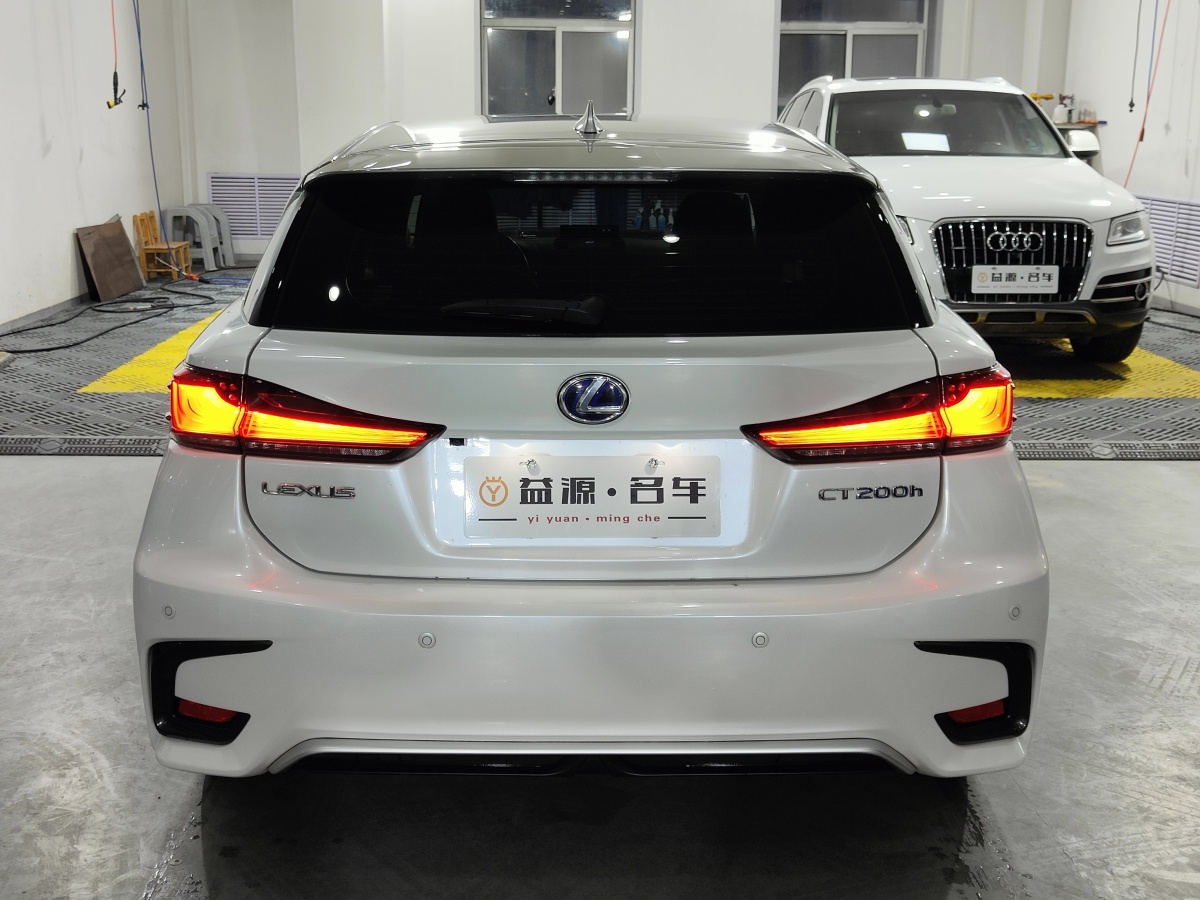 雷克薩斯 CT  2014款 CT200h 領(lǐng)先版 單色圖片