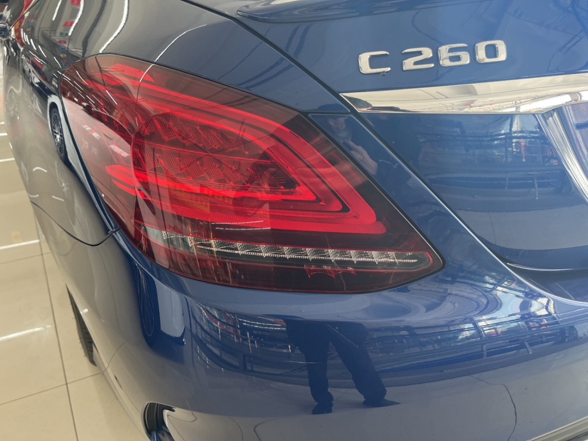 奔驰 奔驰C级  2019款 C 260 运动版图片