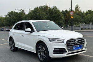 奥迪Q5L 奥迪 40 TFSI 荣享时尚型