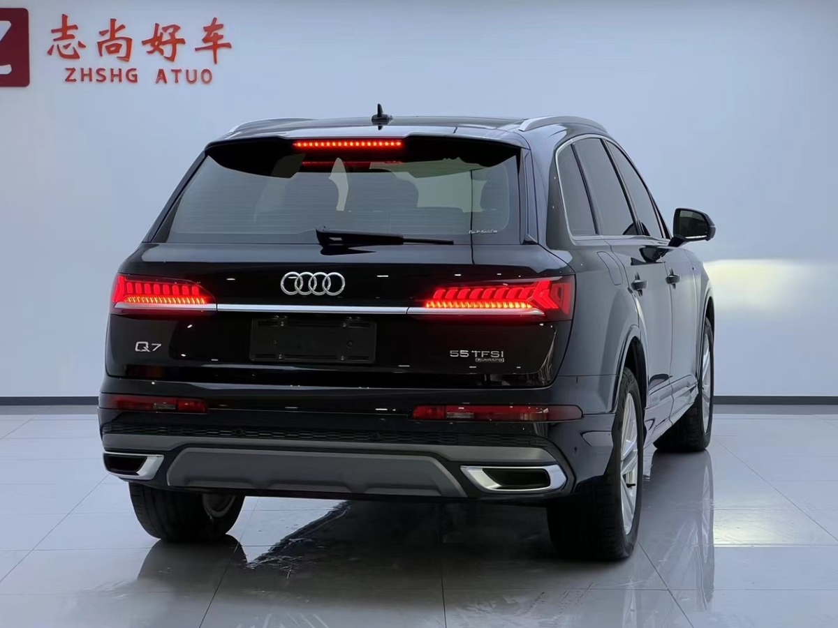 奧迪 奧迪Q7  2022款 45 TFSI quattro S line運(yùn)動(dòng)型圖片