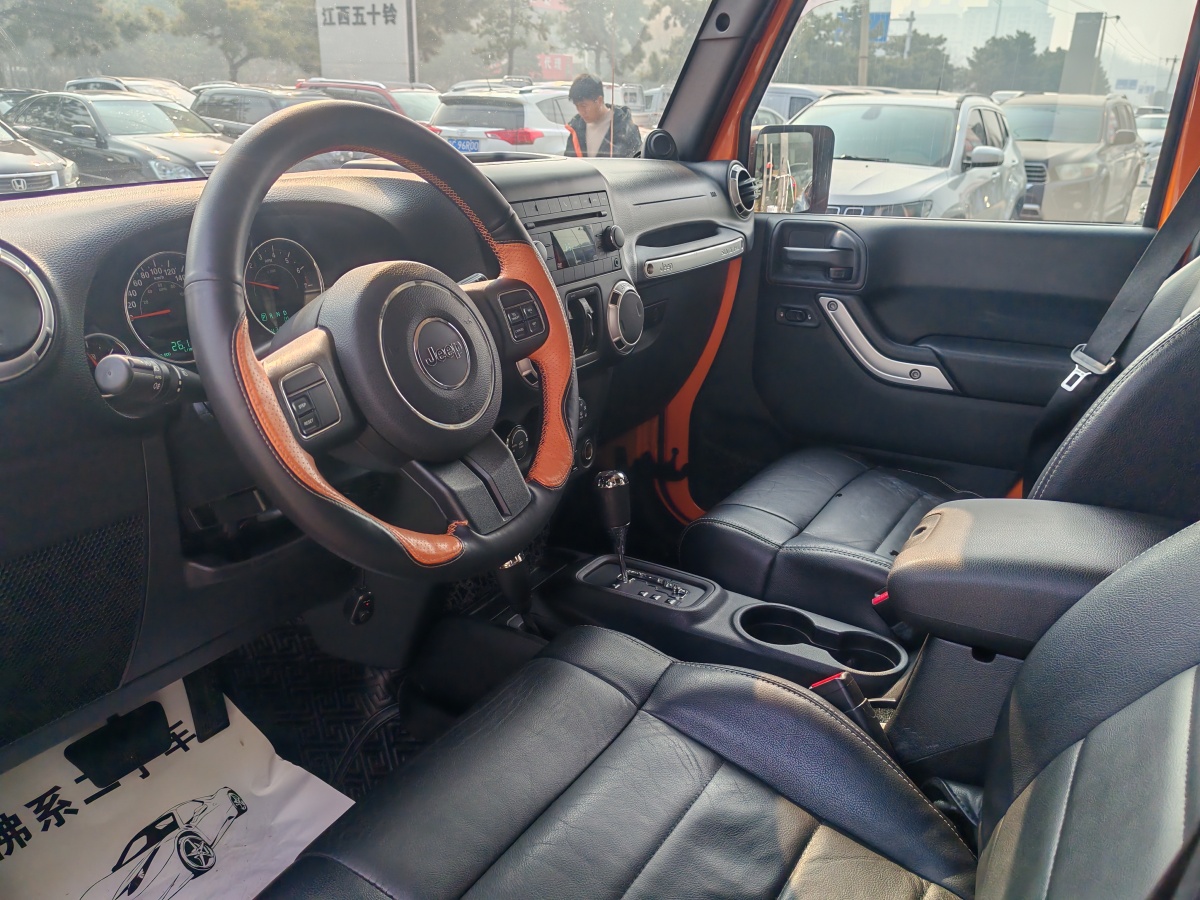 Jeep 牧馬人  2012款 3.6L Sahara 四門版圖片