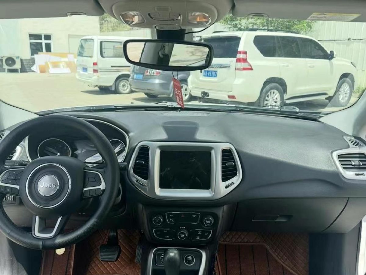 Jeep 指南者  2018款 200T 家享四驅(qū)版圖片