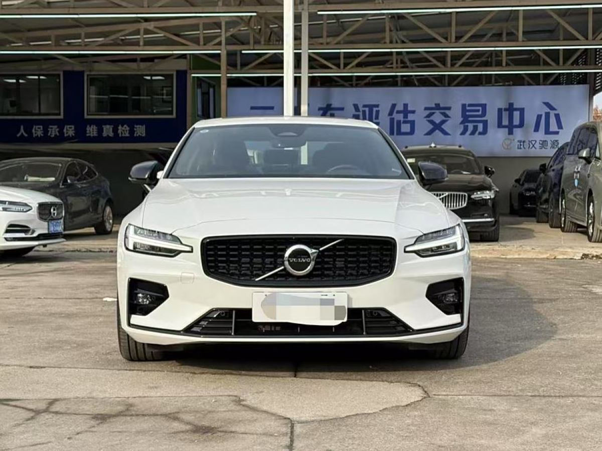 沃爾沃 S60L  2023款 B5 智雅運動版圖片