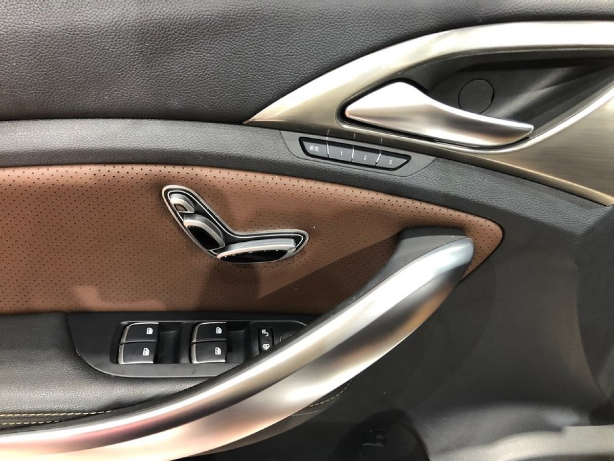 比亚迪 宋新能源  2017款 宋EV300 尊贵型图片