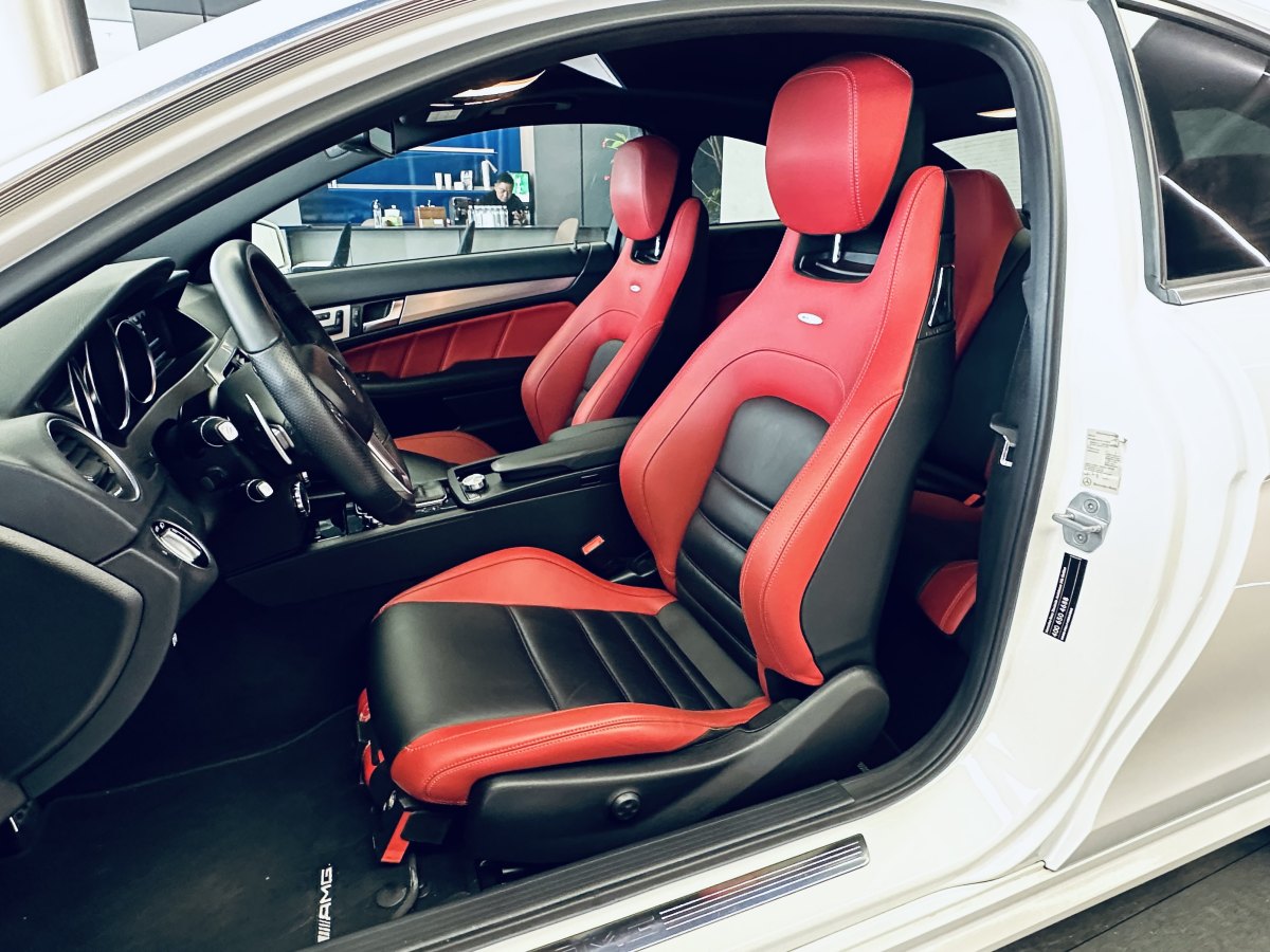 奔馳 奔馳C級(jí)AMG  2012款 AMG C 63 Coupe 動(dòng)感型圖片