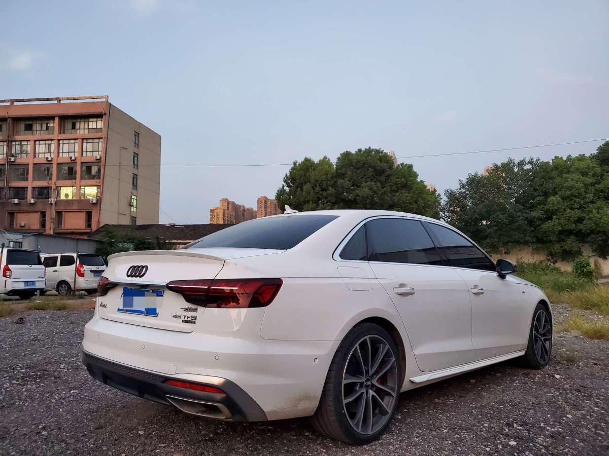 奧迪 奧迪A4L  2022款 45 TFSI quattro 臻選動(dòng)感型圖片