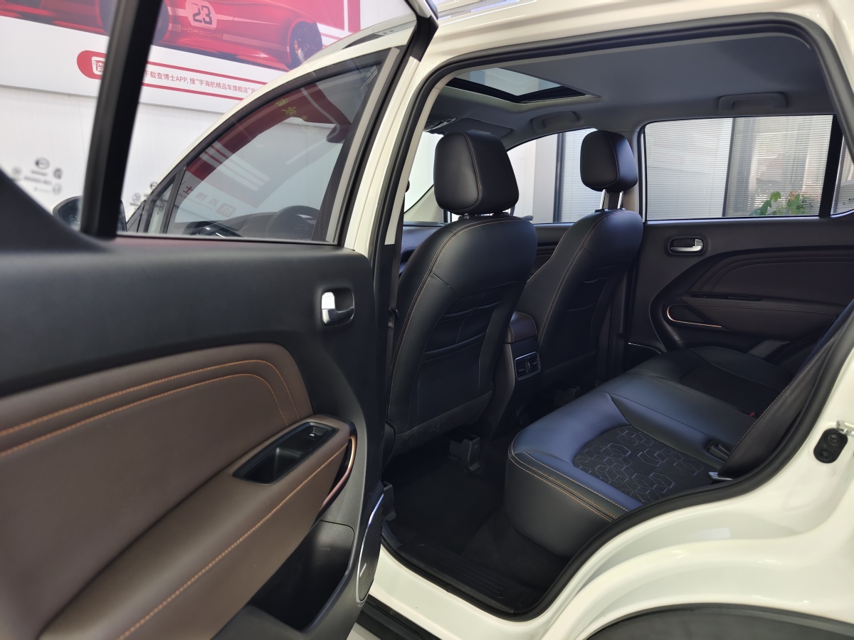 廣汽傳祺 GS3  2019款 235T 自動(dòng)精英版圖片