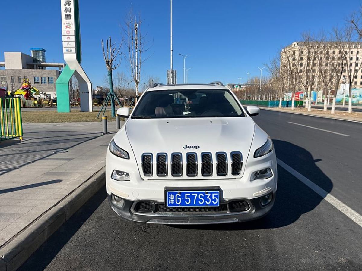 Jeep 自由光  2016款 2.0L 優(yōu)越版圖片