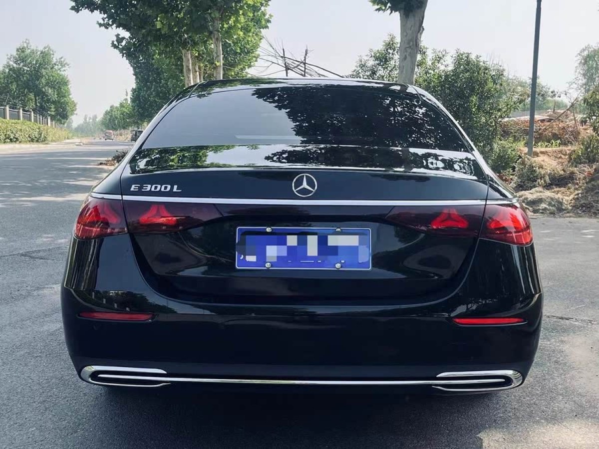 奔馳 奔馳E級(jí)  2024款 E 300 L 豪華型圖片