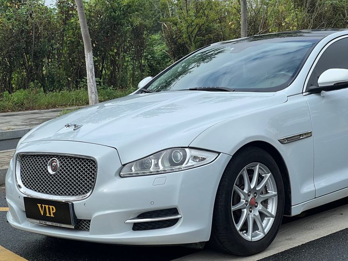 捷豹 XJ  2015款 XJL 2.0T 兩驅(qū)典雅商務(wù)版圖片