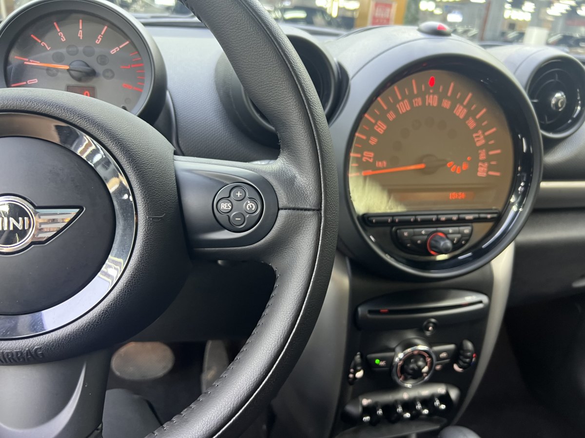 2015年10月MINI COUNTRYMAN  2014款 1.6T COOPER ALL4 Fun