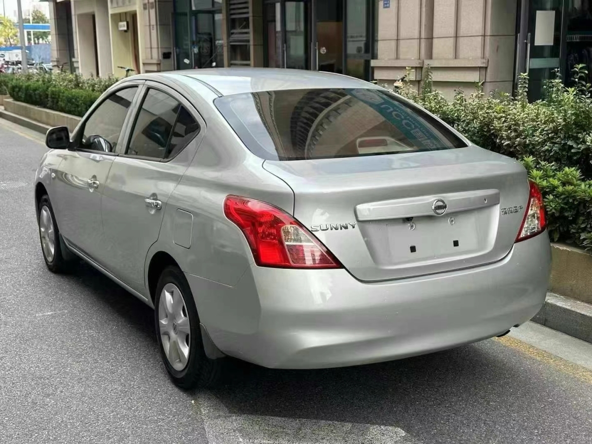 日產(chǎn) 陽(yáng)光  2011款 1.5XE CVT舒適版圖片