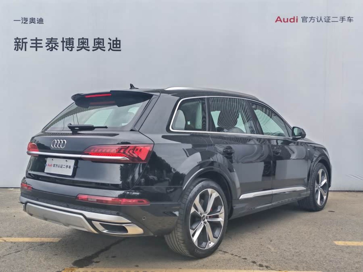 奧迪 奧迪Q7  2023款 55 TFSI quattro S 尊貴型圖片