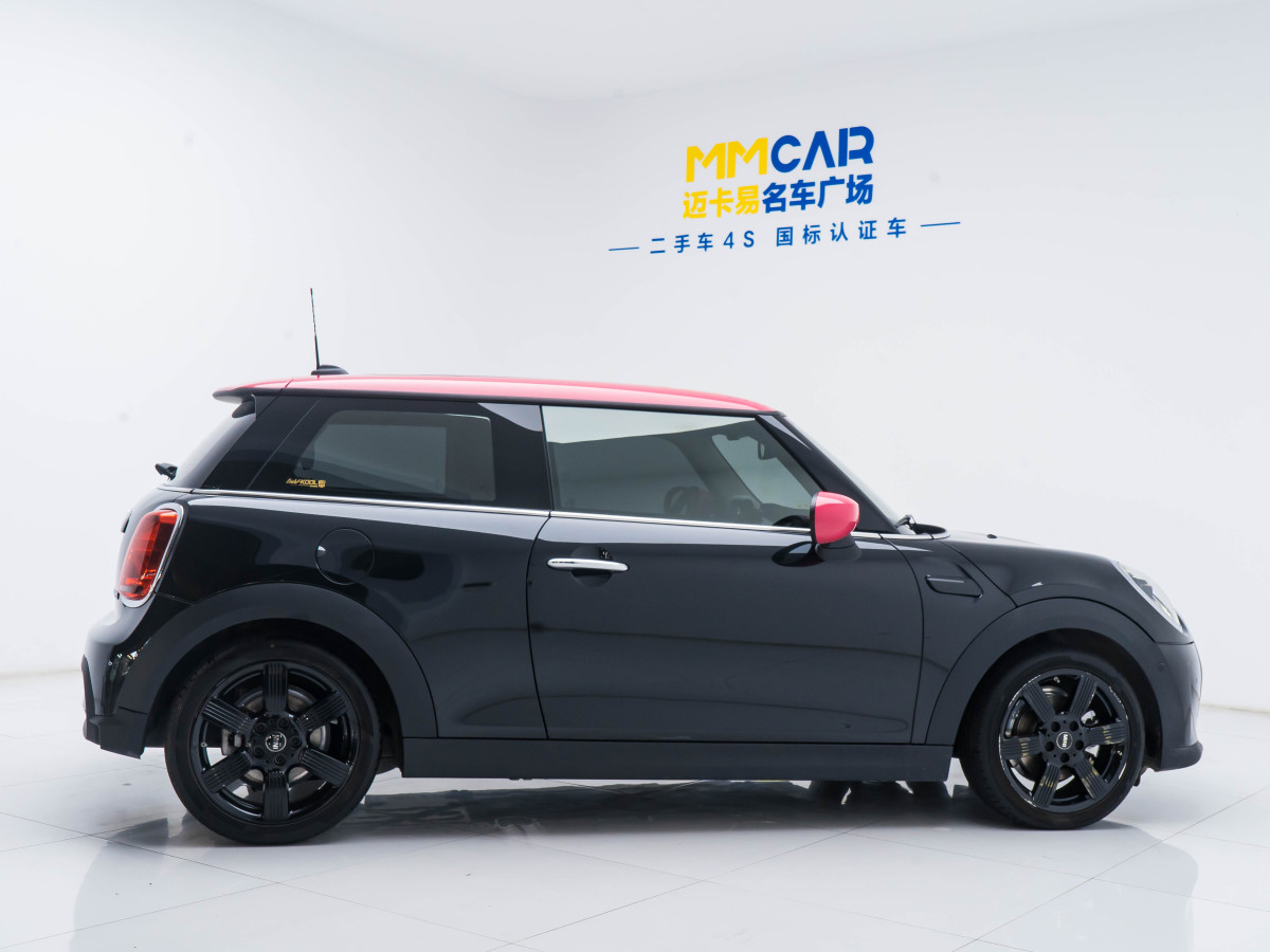 MINI MINI  2023款 改款 1.5T COOPER 藝術(shù)家圖片