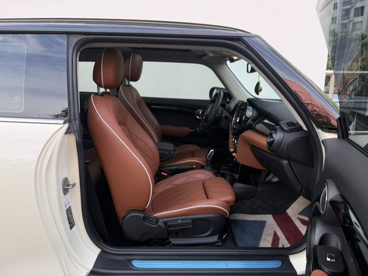 2021年02月MINI MINI  2021款 2.0T COOPER S 艺术家