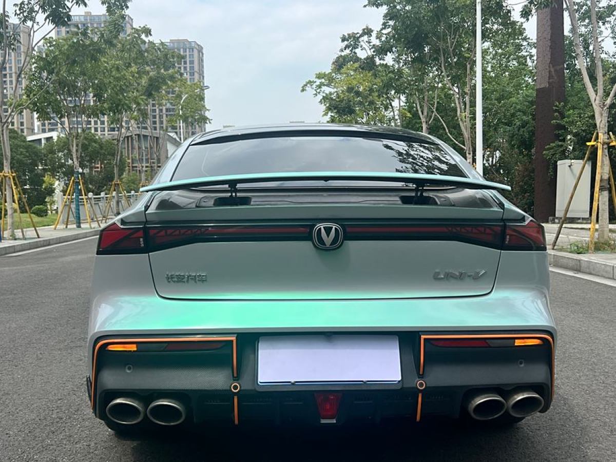 長(zhǎng)安 長(zhǎng)安UNI-V  2022款 1.5T 運(yùn)動(dòng)版圖片