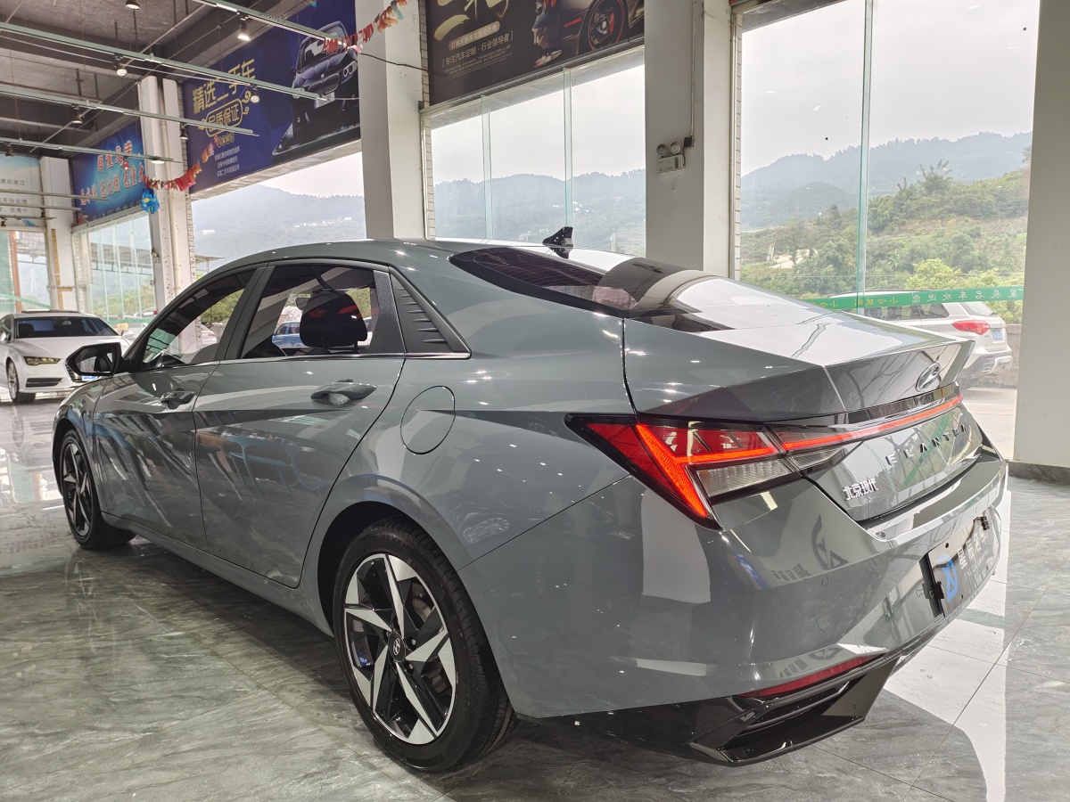 2022年12月現(xiàn)代 伊蘭特  2022款 1.5L CVT LUX尊貴版