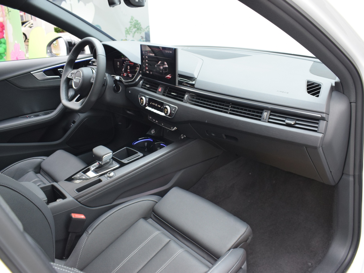 奧迪 奧迪A4L  2024款 40 TFSI 豪華動感型圖片