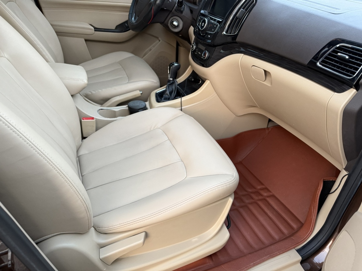 寶駿 730  2014款 1.5L 手動標準型 7座圖片