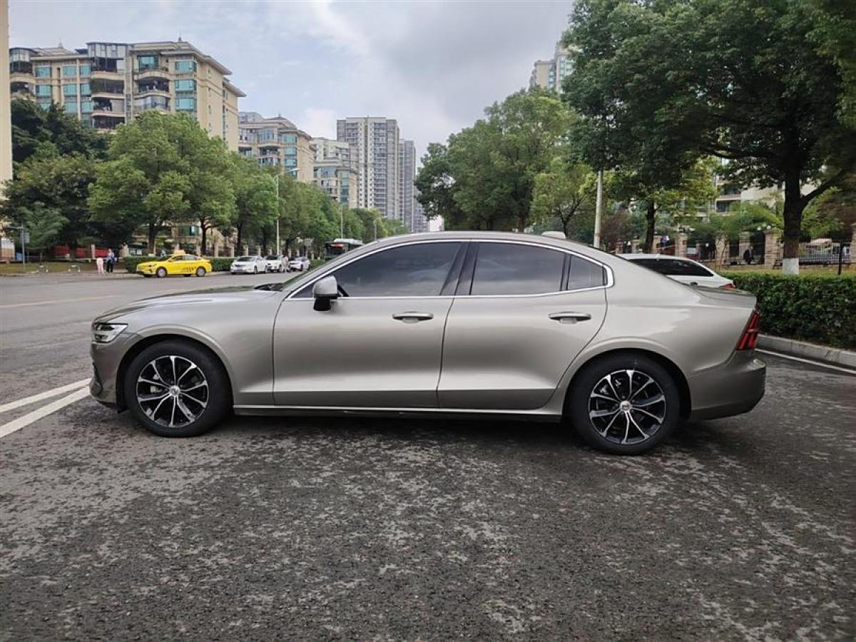 沃爾沃 S60L  2021款 T4 智逸豪華版圖片