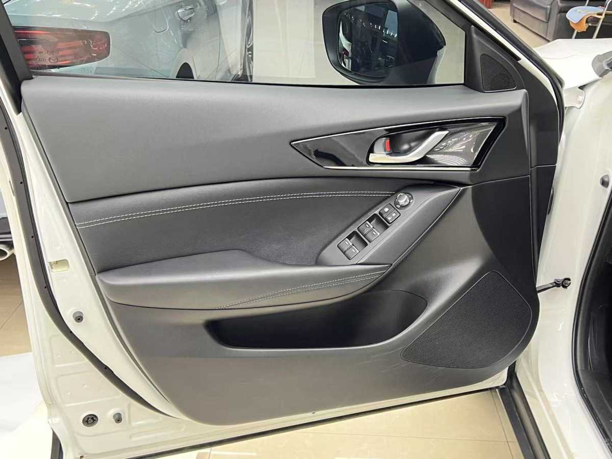 馬自達 CX-4  2021款 2.0L 自動兩驅(qū)藍天活力版圖片