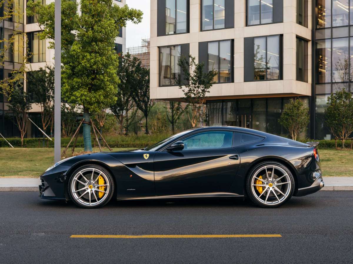 法拉利 F12berlinetta  2013款 6.3L 標(biāo)準(zhǔn)型圖片