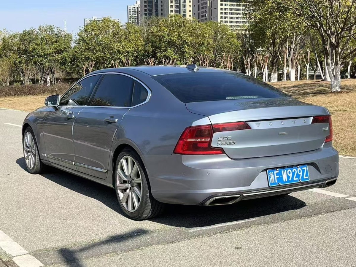 沃爾沃 S90  2018款 T5 智尊版圖片