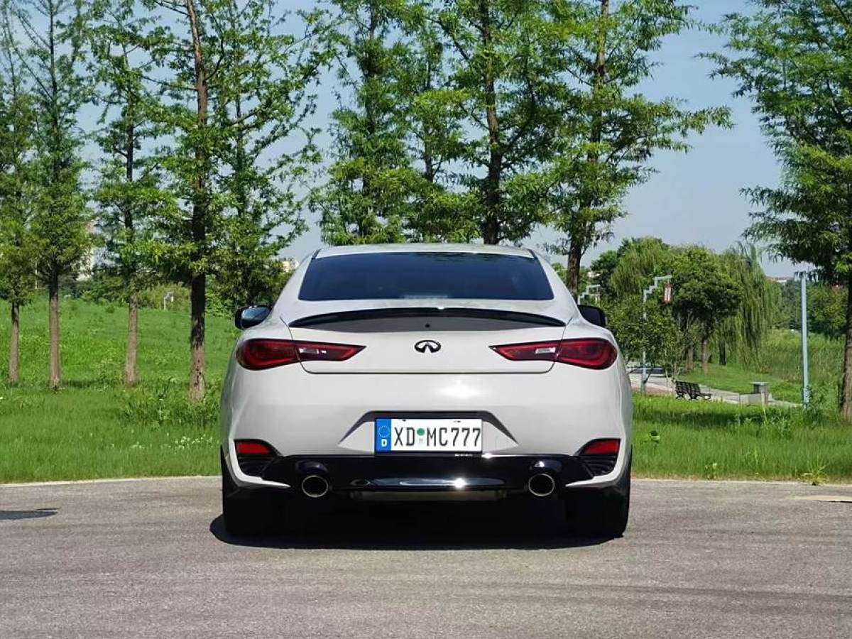 英菲尼迪 Q60  2017款 2.0T 豪華版圖片