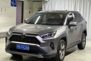 RAV4 豐田 榮放 2.0L CVT兩驅(qū)風(fēng)尚版