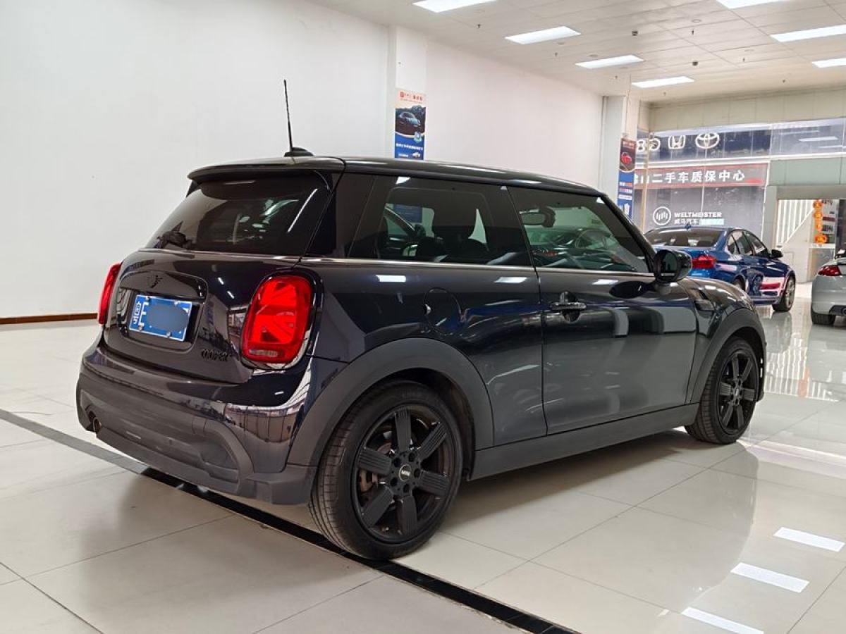 MINI MINI  2023款 改款 1.5T COOPER 藝術(shù)家圖片