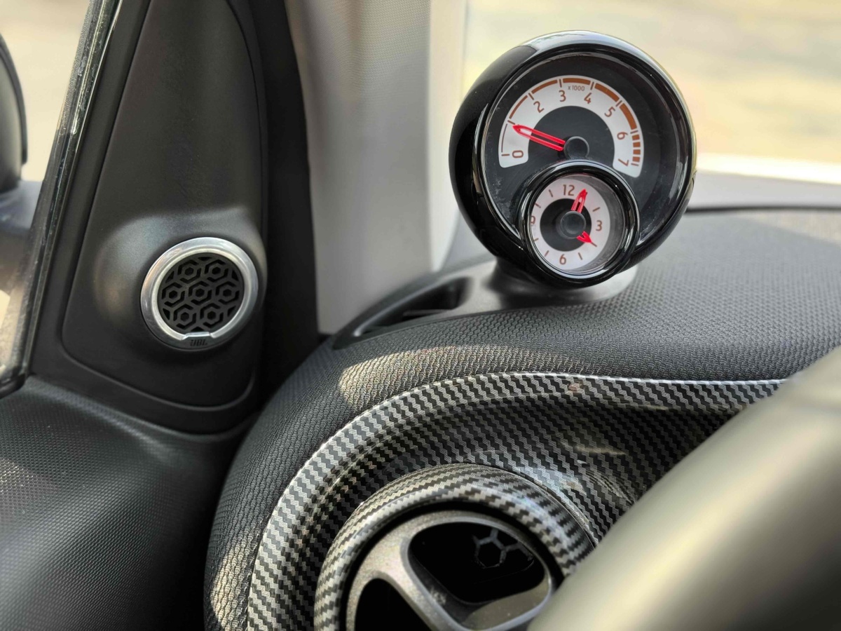 smart fortwo  2017款 1.0L 52千瓦新聲特別版圖片