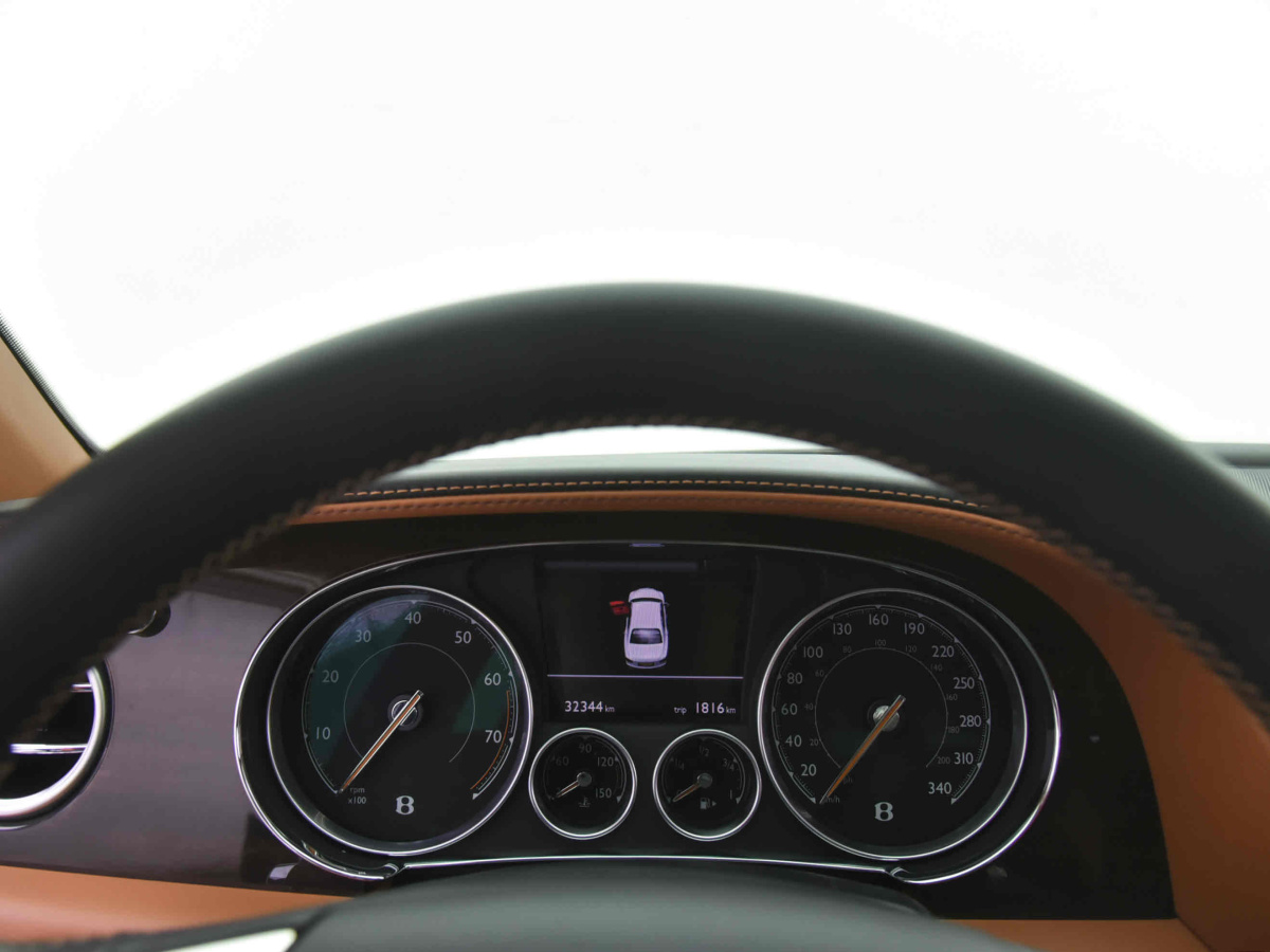 2018年2月宾利 飞驰  2017款 4.0T V8 标准版