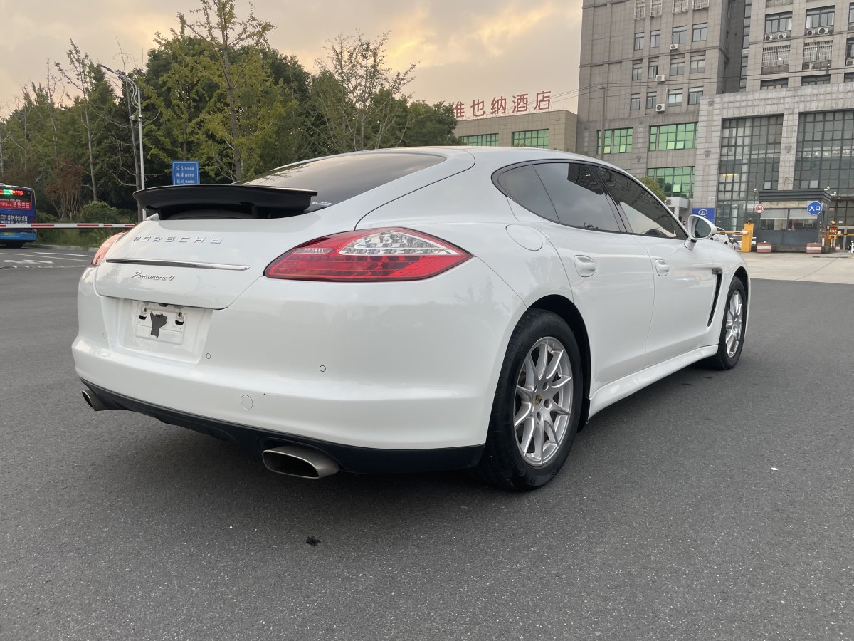 保時(shí)捷 Panamera  2013款 Panamera 4 Platinum Edition 3.6L圖片