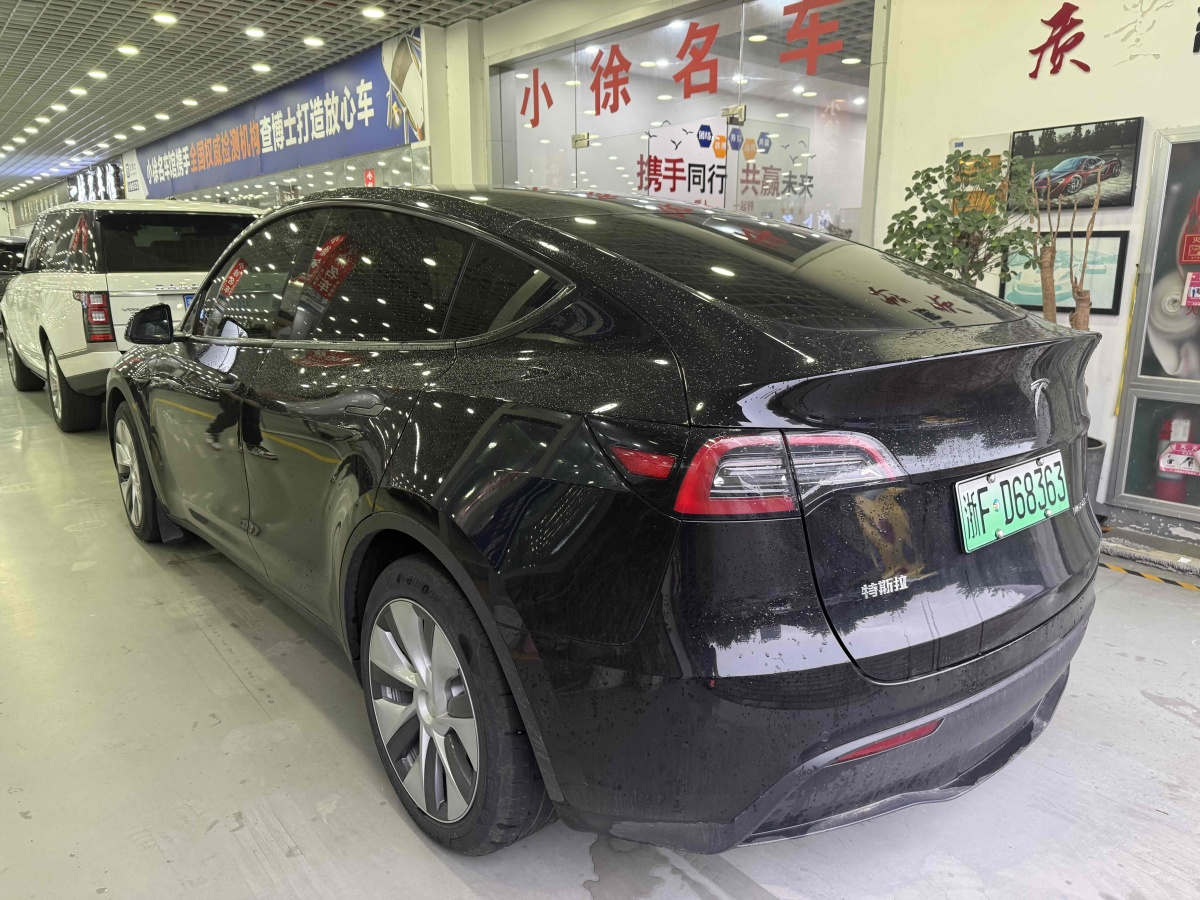 特斯拉 Model Y  2021款 改款 標(biāo)準(zhǔn)續(xù)航后驅(qū)升級(jí)版圖片