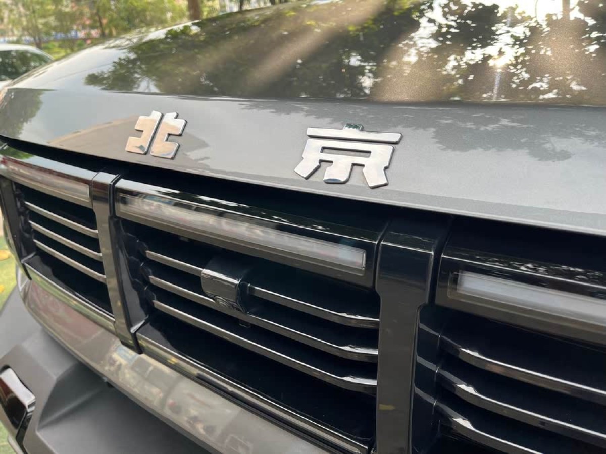 北京 BJ40  2024款 2.0T 城市獵人版 至尊型圖片
