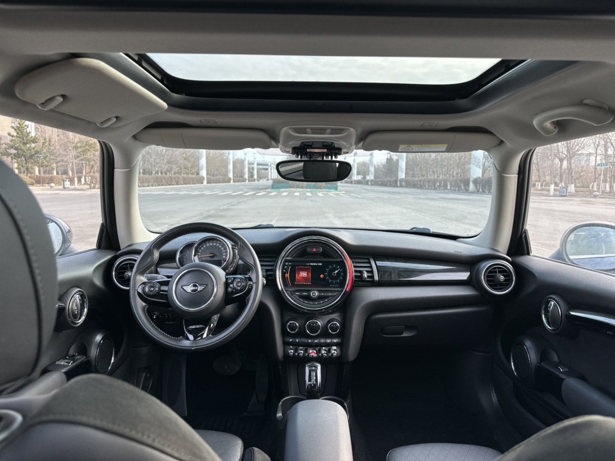 MINI MINI  2019款 1.5T COOPER 經(jīng)典派圖片