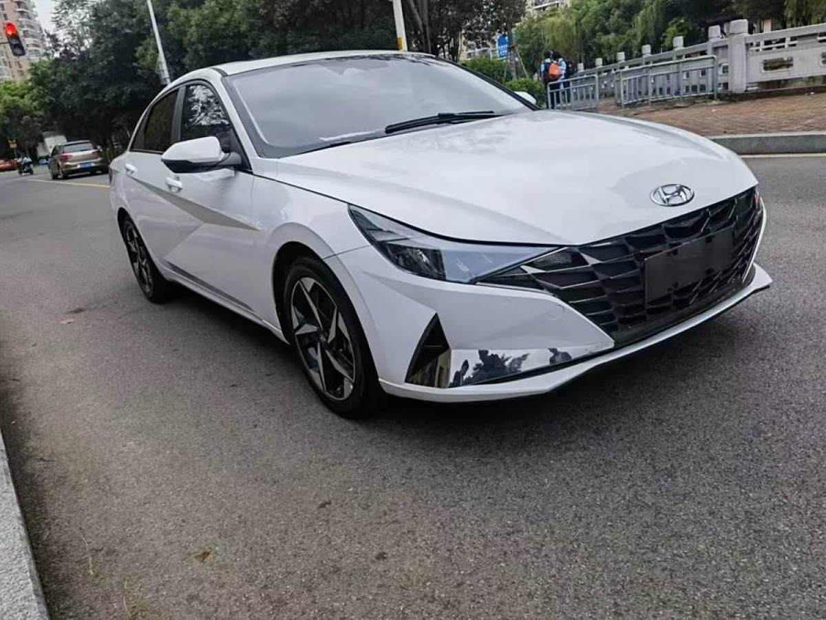 現(xiàn)代 伊蘭特  2022款 1.5L CVT LUX尊貴版圖片