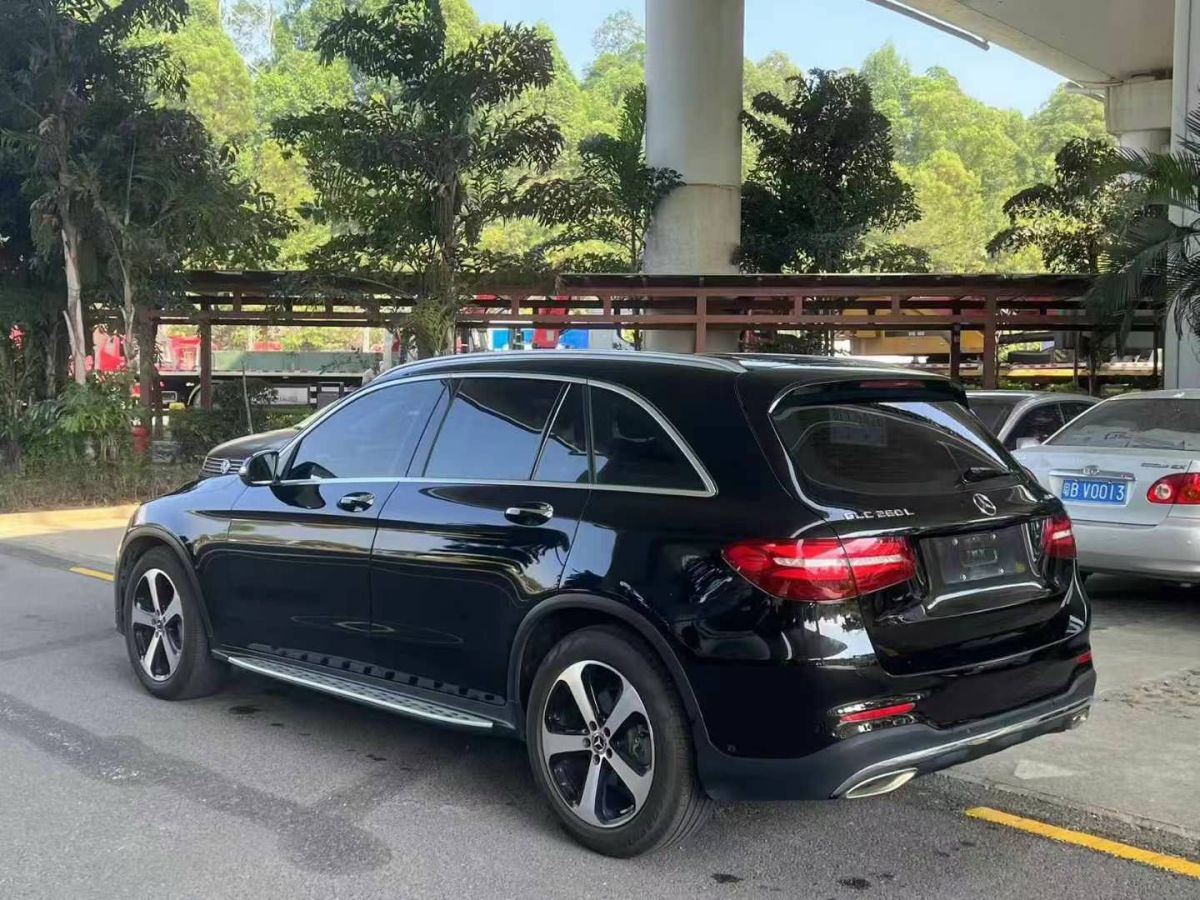 2019年7月奔馳 奔馳A級(jí)  2019款  A 220 L 4MATIC 運(yùn)動(dòng)轎車(chē)