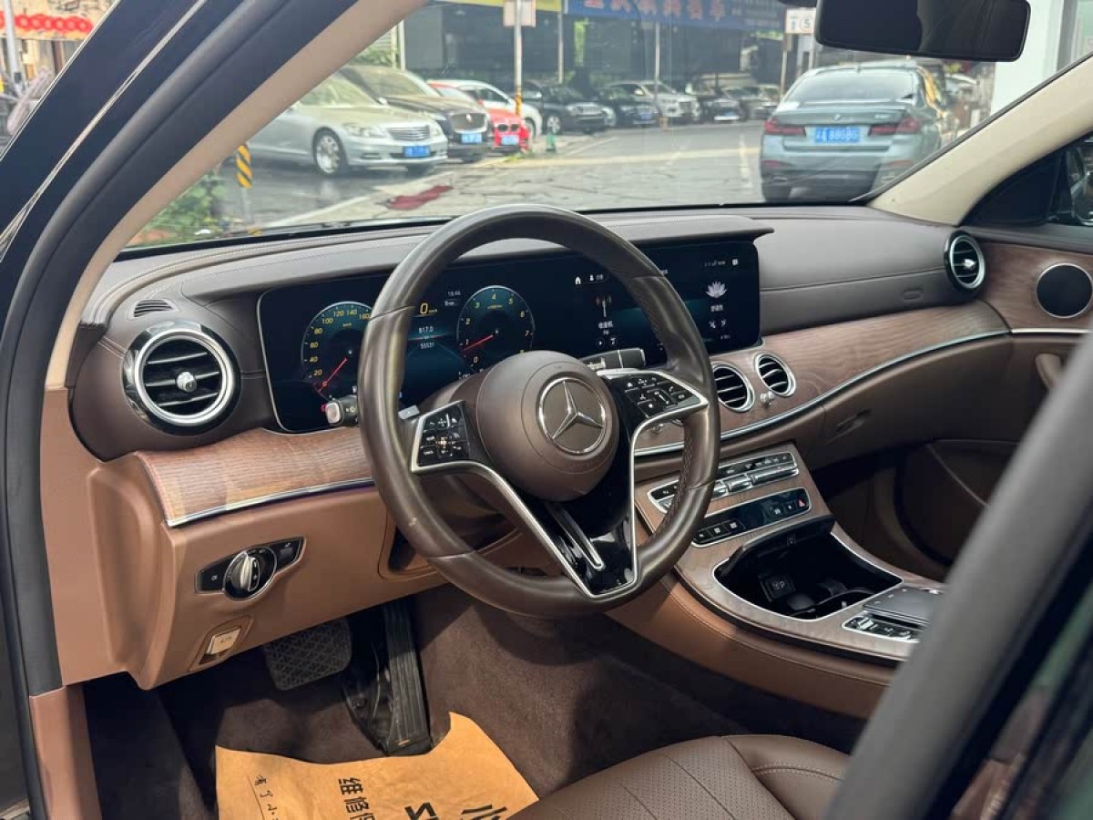 奔馳 奔馳E級  2022款 改款 E 300 L 時尚型圖片