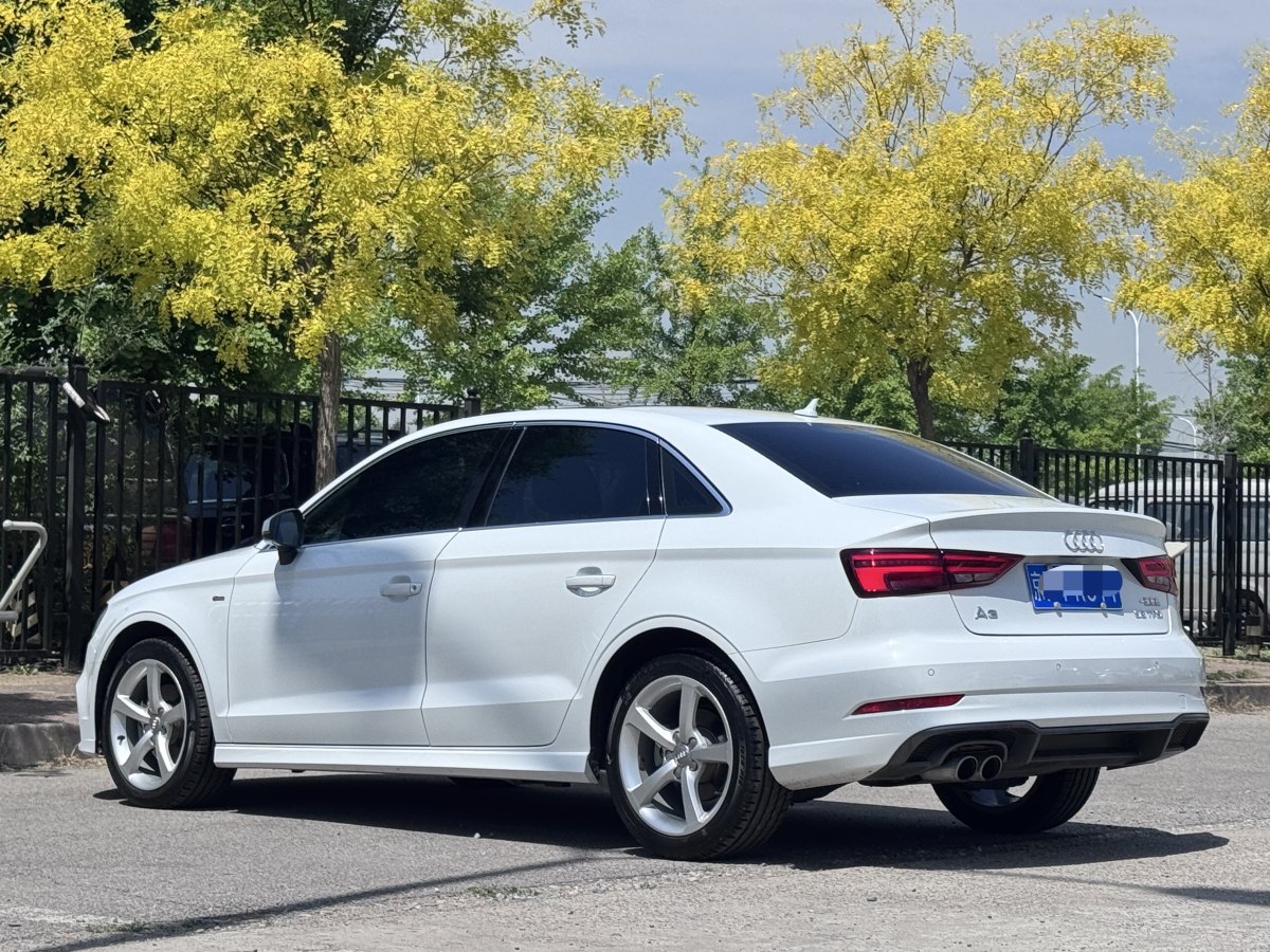 奧迪 奧迪A3  2018款 30周年年型 Limousine 35 TFSI 時尚型圖片